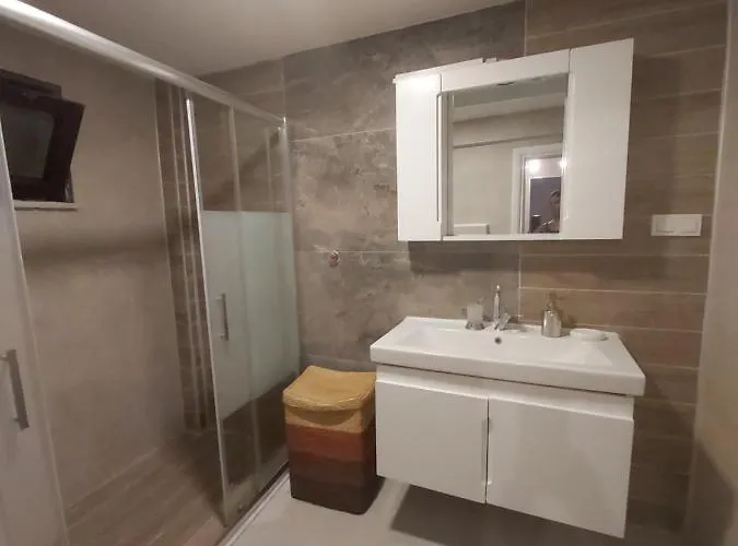 Havuzlu Bahceli Muestakil Apartman