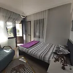 Havuzlu Bahceli Muestakil Apartament *
