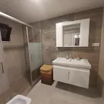 Havuzlu Bahceli Muestakil Apartament