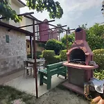 Apartament Havuzlu Bahceli Muestakil
