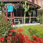 Havuzlu Bahceli Muestakil