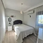 Havuzlu Bahceli Muestakil * Side