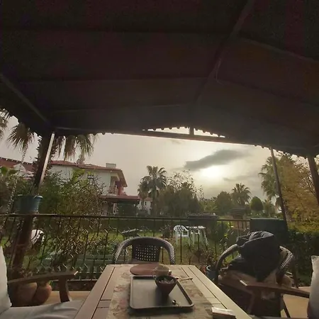 Havuzlu Bahceli Muestakil Apartament Side