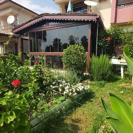 Apartament Havuzlu Bahceli Muestakil
