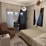 Havuzlu Bahçeli Müstakil Side