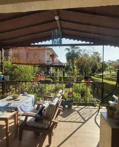 Havuzlu Bahceli Muestakil شقة