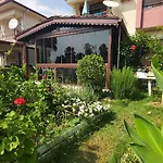 Lägenhet Havuzlu Bahceli Muestakil