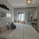 Havuzlu Bahceli Muestakil Lägenhet *