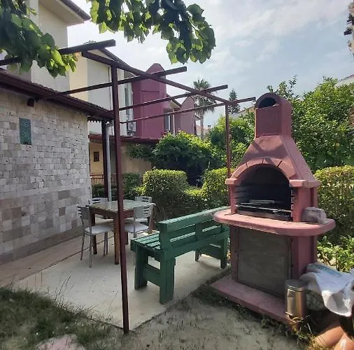 Apartamento Havuzlu Bahçeli Müstakil